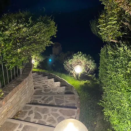 Casa Nelle Langhe Nyaraló *