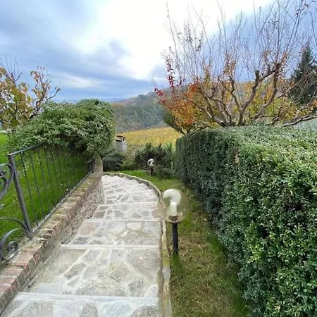 Nyaraló Casa Nelle Langhe Castiglione Tinella