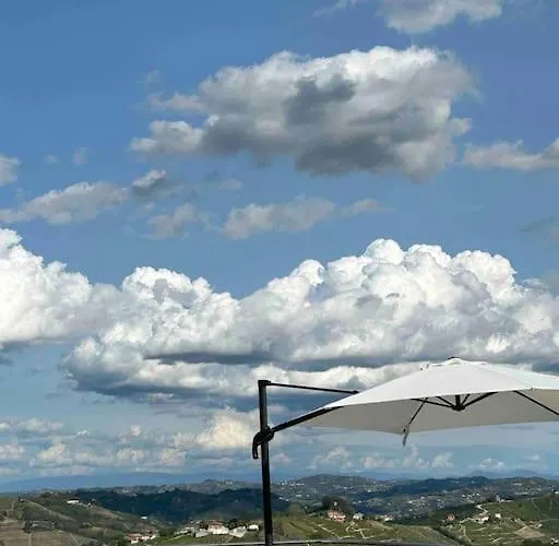 Casa Nelle Langhe Semesterbostad Castiglione Tinella