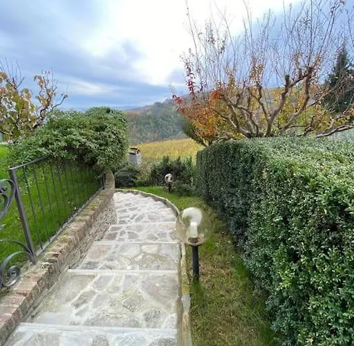 Semesterbostad Casa Nelle Langhe Castiglione Tinella